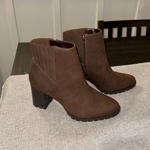 Brown brand new Kelly and Katie 9.5 W booties with 3” block heal!